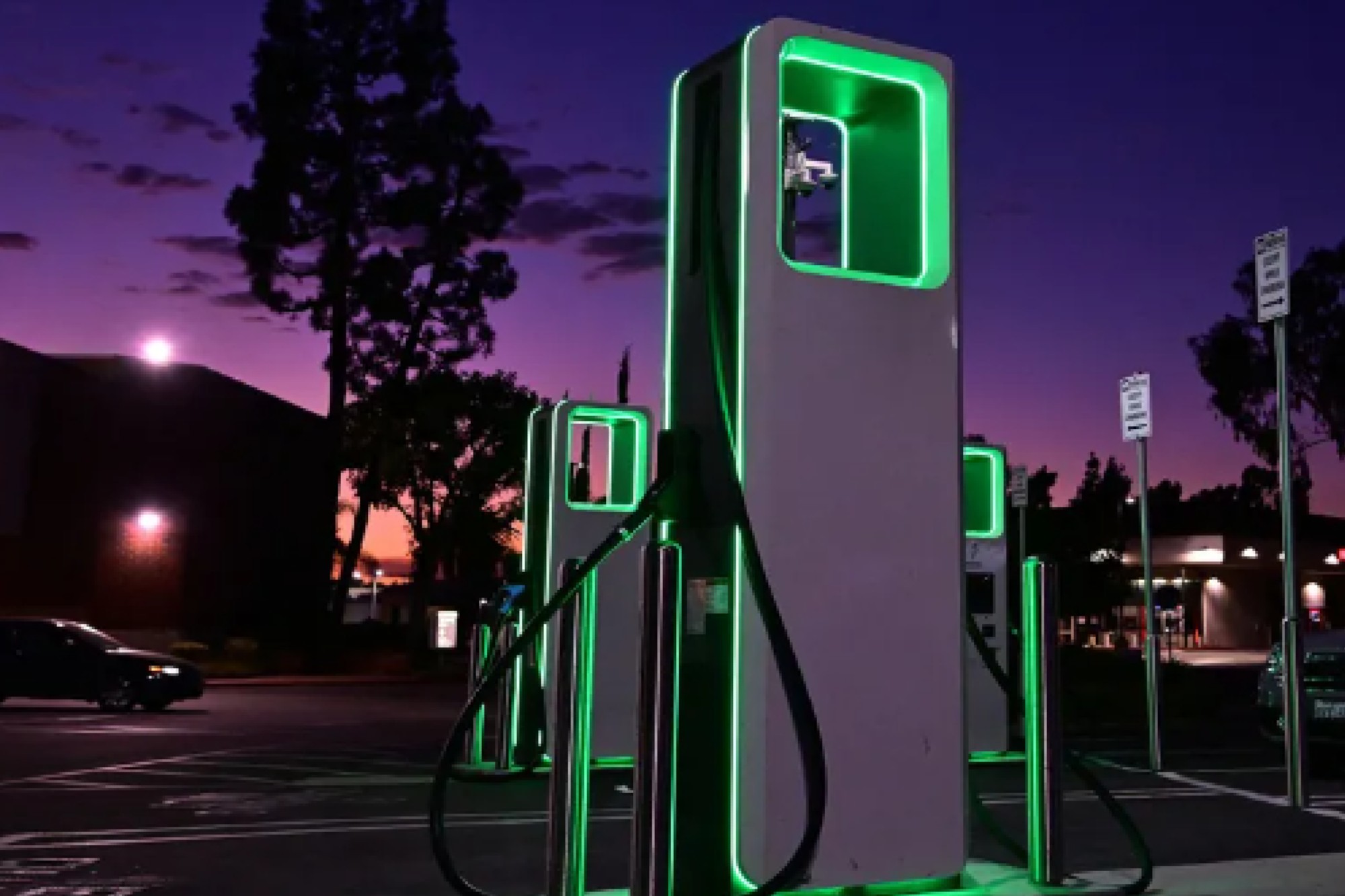 Govt to support establishment of 7,432 Electric Vehicle Public Charging Stations (EVPCS) across India