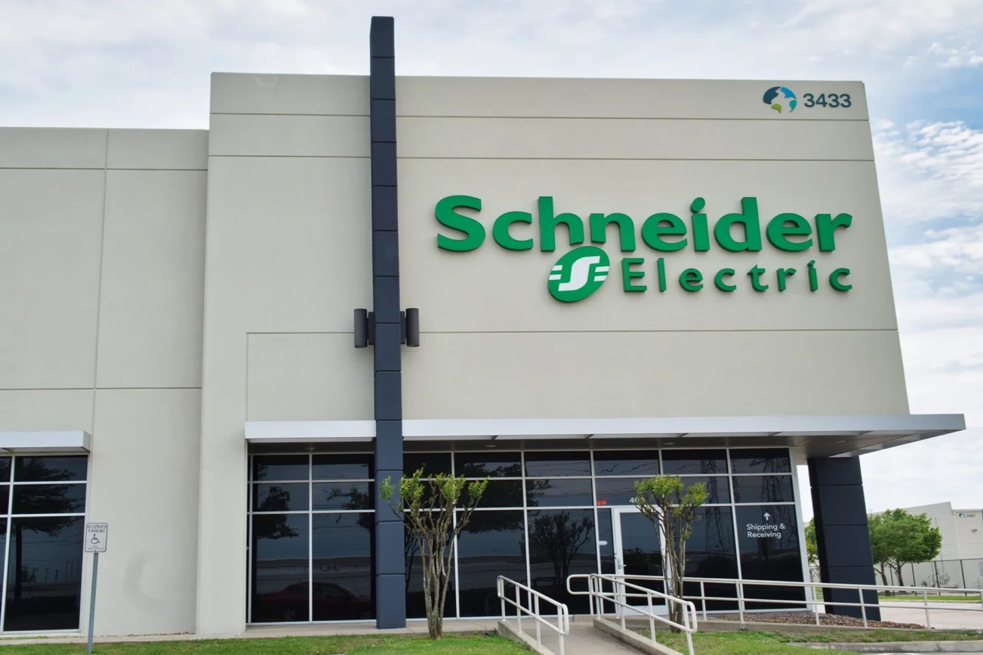 Schneider Electric returns as official sustainability theme sponsor for ELECRAMA 2025