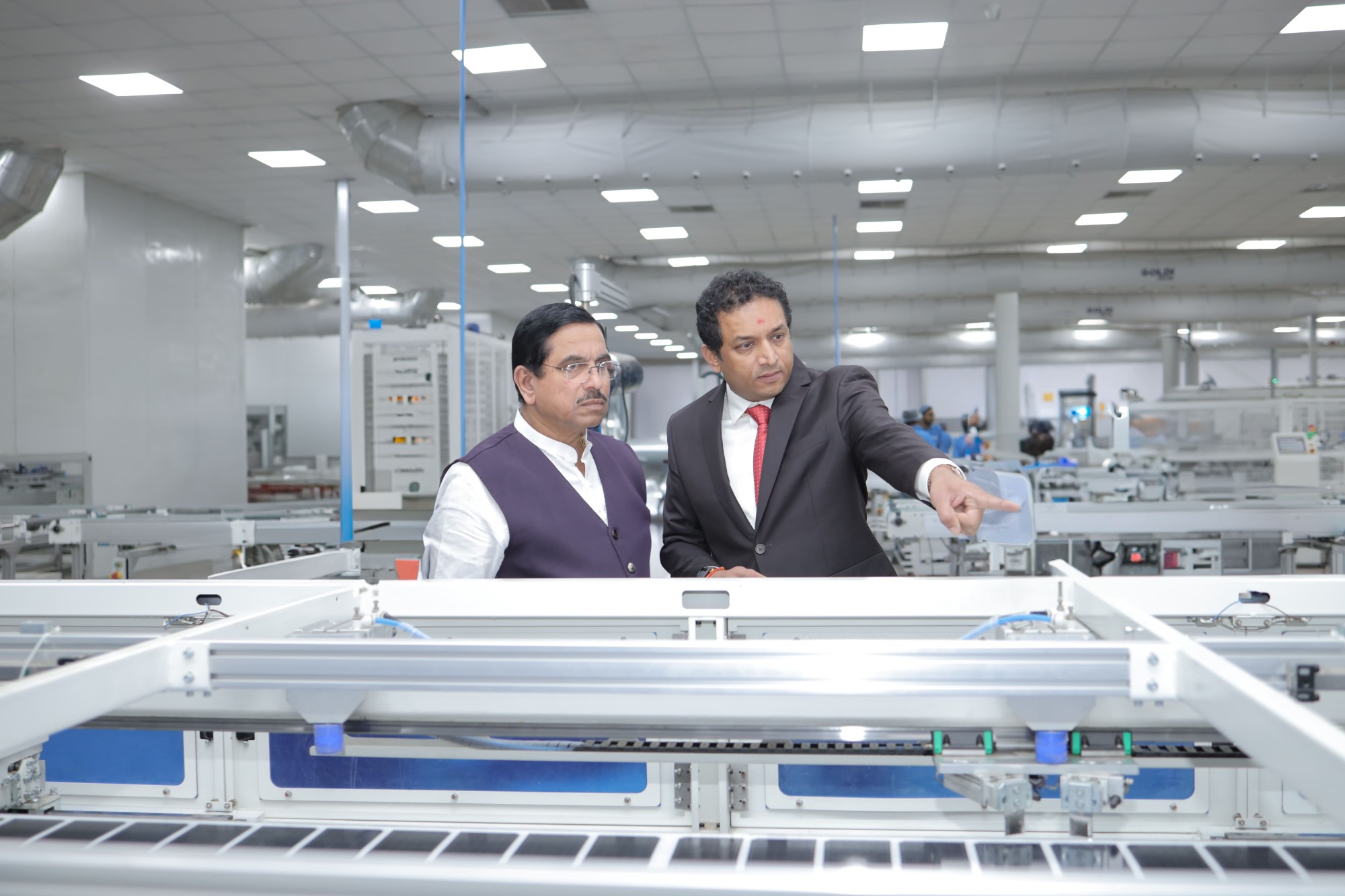 Pralhad Joshi launches India’s first AI -powered solar manufacturing line 